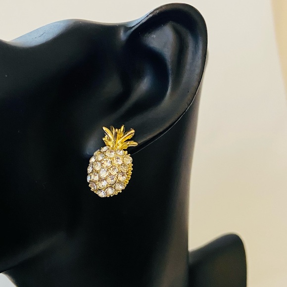 Elegant Gold Pineapple Earrings - Picture 7 of 7
